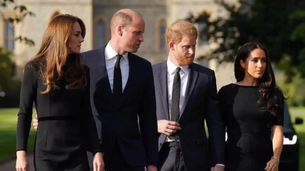 Ερωτηματικά με τη φωτογραφία Κέιτ, Ουίλιαμ, Χάρι και Μέγκαν - Τα δύο επικρατέστερα σενάρια γύρω από τη σπάνια εμφάνιση