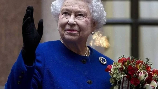 Το στέμμα πάνω από όλους και όλα - Το μεγαλύτερο σκάνδαλο που είχε να διαχειριστεί η Βασίλισσα Ελισάβετ