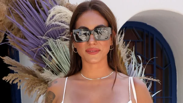 Με sexy φόρεμα στη βάφτιση της κόρης της Όλγας Φαρμάκη, η Ευρυδίκη Βαλαβάνη - Τράβηξε όλα τα βλέμματα