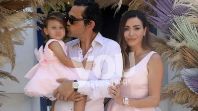 Στιγμές ευτυχίας για την Όλγα Φαρμάκη και τον Σταύρο Μαντόπουλο - Βάφτισαν την κόρη τους