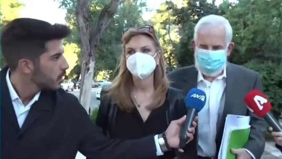 Μετά από μήνες σιωπής - Η μοναδική λέξη ψιθύρισε ο Πέτρος Φιλιππίδης στους δημοσιογράφους