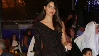 Σαν δυο σταγόνες νερό - Σπάνια φωτογραφία της Ηλιάνας Παπαγεωργίου με την μητέρα της