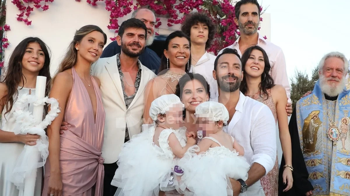 Καλοντυμένες και κακοντυμένες στη βάφτιση των  κοριτσιών του Σάκη Τανιμανίδη και της Χριστίνας Μπόμπα, στη Μύκονο