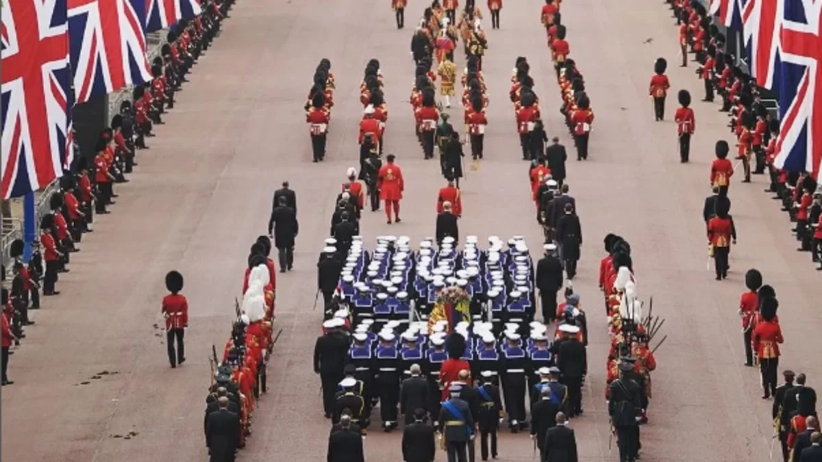 Κηδεία βασίλισσας Ελισάβετ: Στο κάστρο του Ουίνσδορ ο τελευταίος αποχαιρετισμός