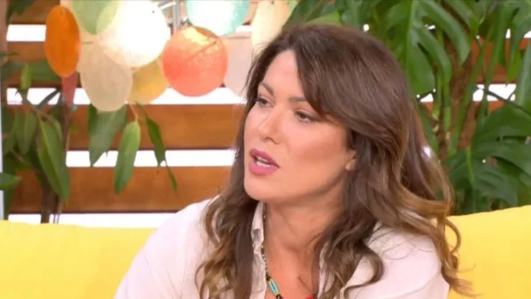 «Έθιξαν κάτι ιερό, είμαι ένα δημόσιο πρόσωπο» - Κλέλια Ρένεση για τα αρνητικά σχόλια που δέχεται