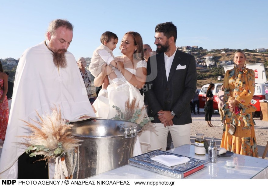 Φωτογραφία από τα βαφτίσια του γιου της Κλέλιας Πανταζή