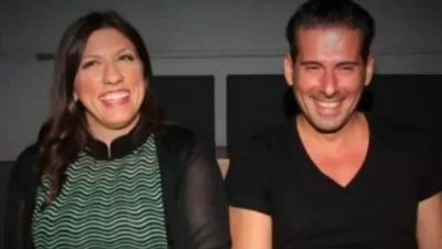 Γκριζομάλλης και σε σχέση με τη Ζωή Κωνσταντοπούλου - Δείτε πως είναι 23 χρόνια μετά ο "γιατρός" από το Κωνσταντίνου και Ελένης