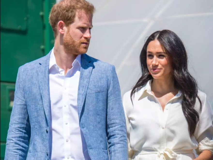  Στο πλευρό της Βασίλισσας Ελισάβετ Μέγκαν Μαρκλ και Πρίγκιπας Χάρι 