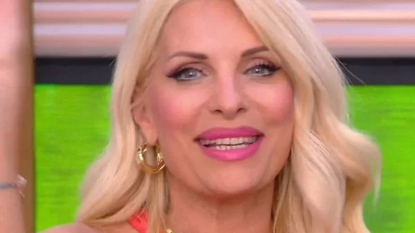 Με παλιούς και νέους συνεργάτες - Έτοιμη και full ανανεωμένη για την πρεμιέρα της η Ελένη Μενεγάκη