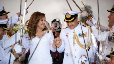 Μαυροφορεμένη και άβαφη - Η πρώτη εμφάνιση της Μοιραράκη τρεις μήνες μετά το θάνατο του συζύγου της