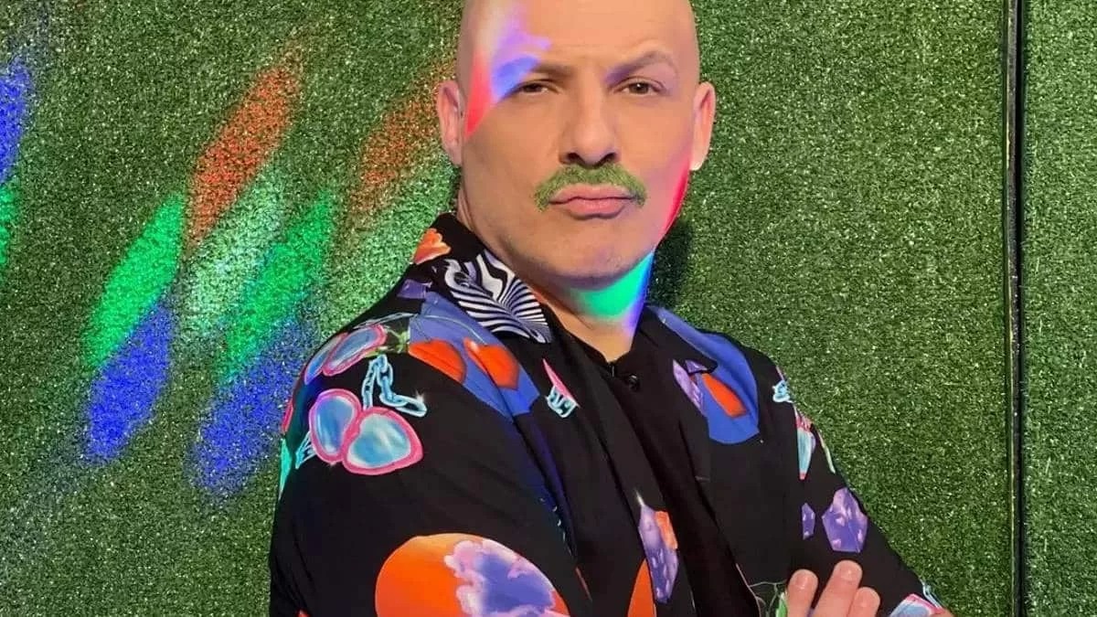 "Πέρασε και δεν ακούμπησε" - Η αντίδραση του Μουτσινά με την αναβολή της πρεμιέρας του