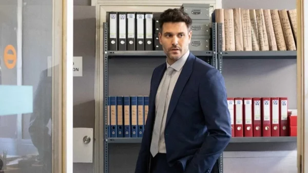 Δεκάδες αντιδράσεις στο Twitter λόγω του Μιχάλη Λεβεντογιάννη στην πρεμιέρα της σειράς "Παγιδευμένοι"