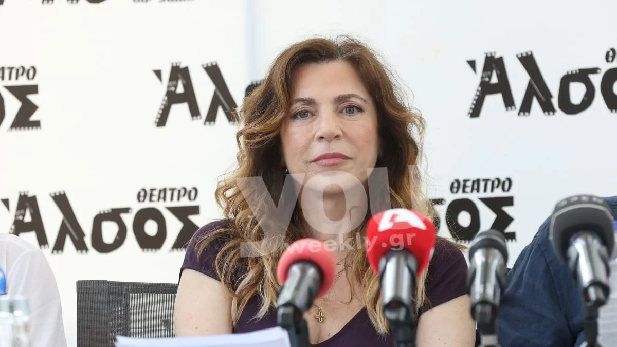 Με εντυπωσιακές αναλογίες και το ίδιο όμορφο πρόσωπο - Η σπάνια φωτογραφία της Παπαδοπούλου με μαγιό από τα 17 της