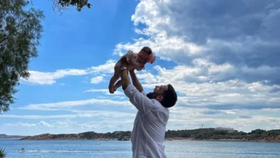 Στιγμές ευτυχίας για τον Πέτρο Συρίγο: «Τα κορίτσια μου...» - Η σπάνια φωτογραφία με την σύζυγο και την κόρη του