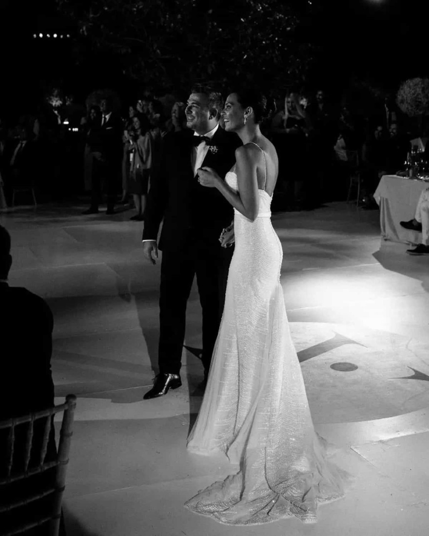 Το συγκλονιστικό νυφικό που φόρεσε η Μπόσνιακ στο γάμο της