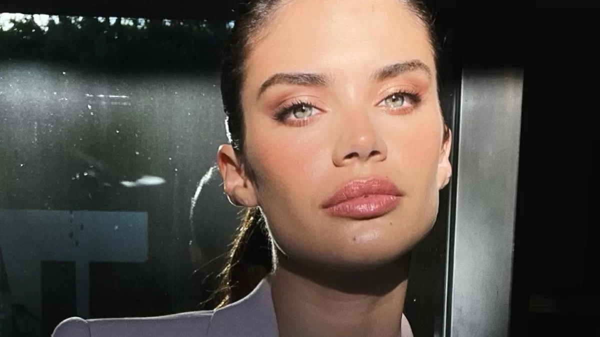 Glow it up! Το φυσικό μακιγιάζ που κυριαρχεί στις τάσεις του φθινοπώρου