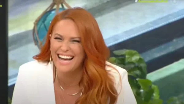 Με λευκή ολόσωμη φόρμα και φανερά αδυνατισμένη - Πρεμιέρα για την Σίσσυ Χρηστίδου στο MEGA