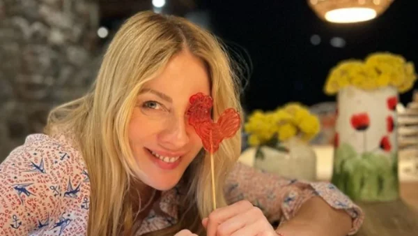 "Θα ξεκουραστείς τώρα..." - Θλίψη για την Σμαράγδα Καρύδη