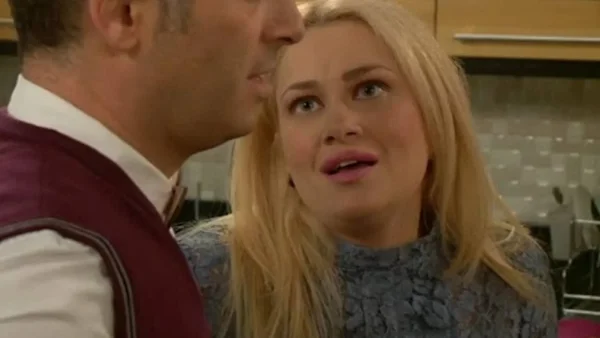 Με πιο κοντό μαλλί και αρκετά κιλά μείον - Έτσι είναι σήμερα η Αντωνία ή αλλιώς Ζουζουνέλ από το «Σόι σου»