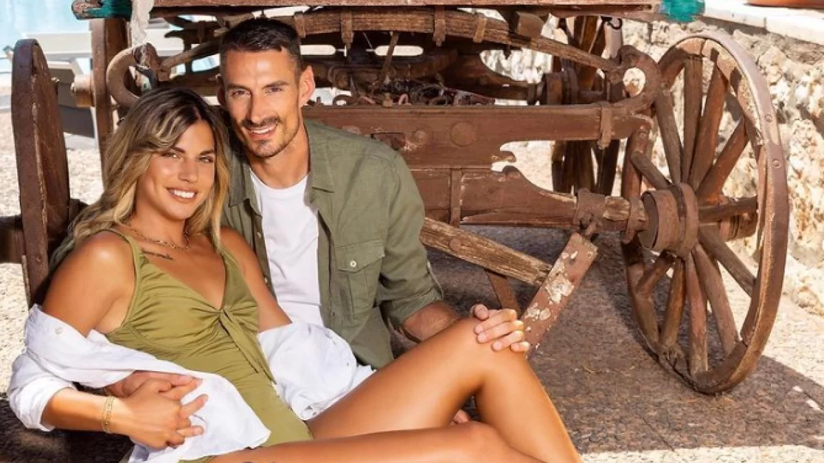 Παντρεύονται σήμερα η Σταυρούλα Χρυσαειδή και ο Παναγιώτης Τριβυζάς - Κοιμήθηκε μόνη στον καναπέ πριν την μεγάλη μέρα