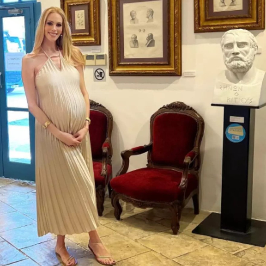 Γέννησε αγαπημένη εγκυμονούσα της Ελληνικής showbiz - Αποκάλυψε τα φύλα των διδύμων μωρών της