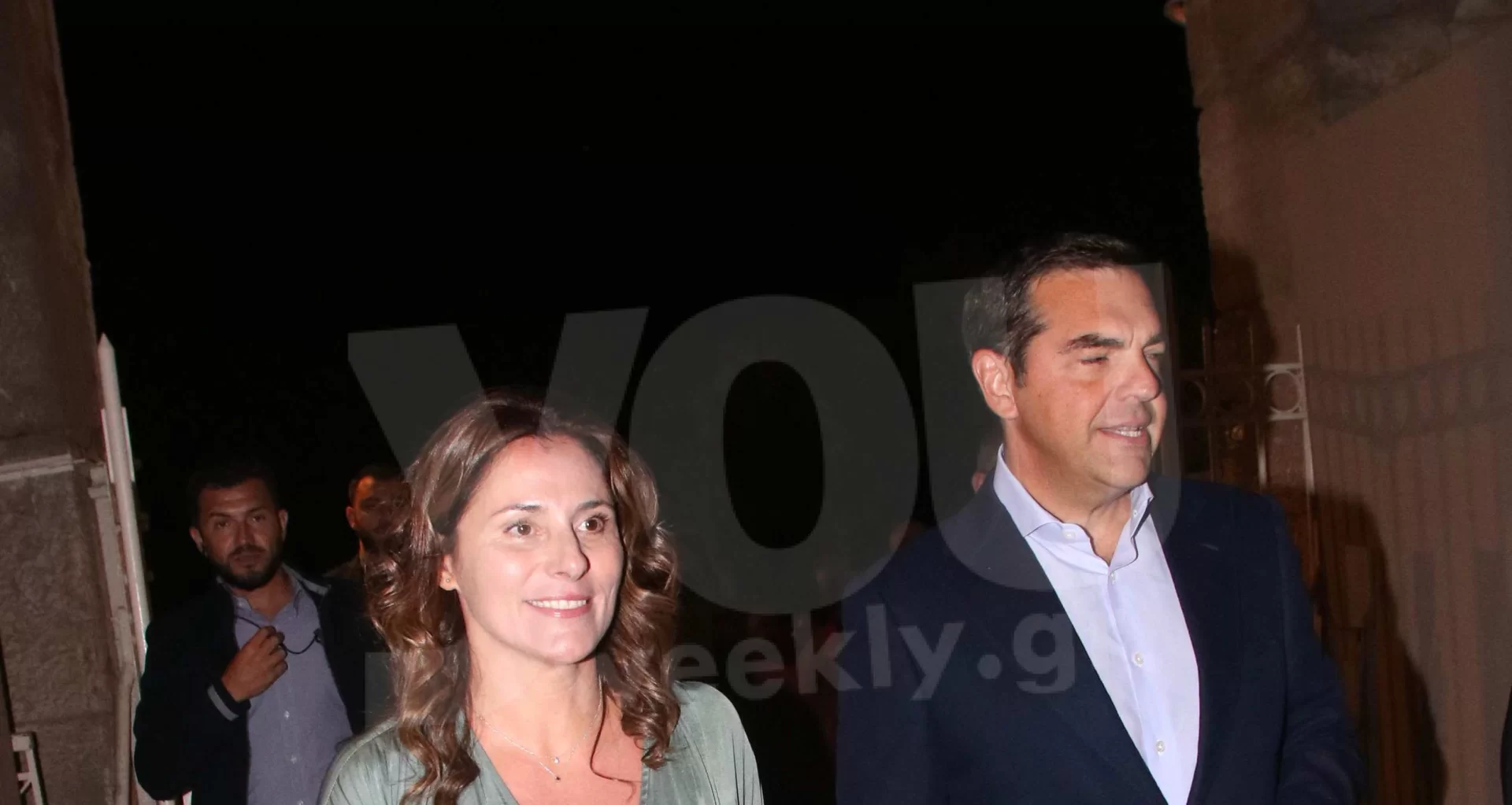 "Έκλεψαν" τις εντυπώσεις ο Αλέξης Τσίπρας με την Μπέτυ Μπαζιάνα σε βραδινή έξοδό τους στο Ηρώδειο