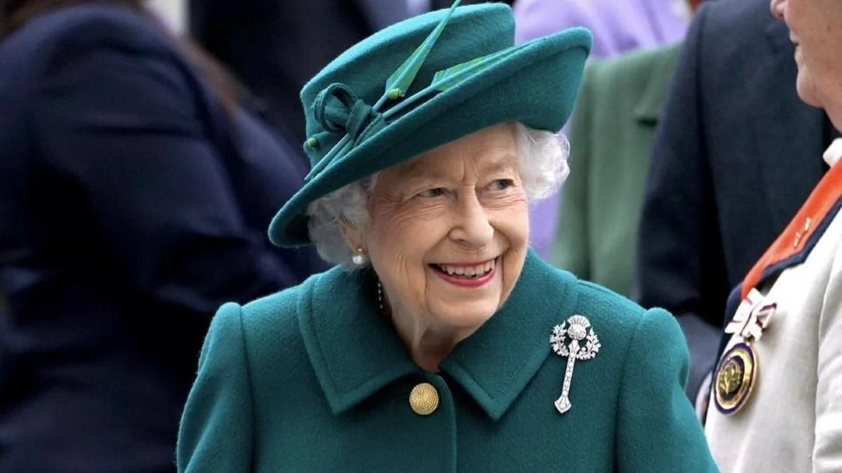 Βασίλισσα Ελισάβετ: Οι 4 καρφίτσες της και ο ιδιαίτερος συμβολισμός τους