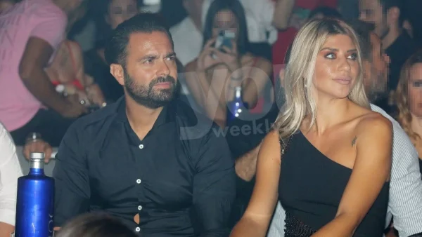 Όλα τα βλέμματα πάνω της - Με στρας και διαφάνειες το εξώπλατο νυφικό της Αναστασίας Δεληγιάννη