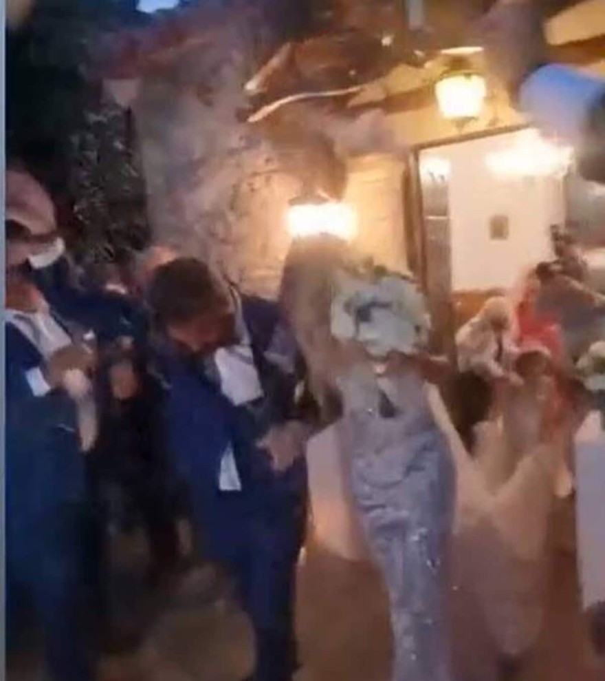 Βρεττός και Δεληγιάννη λούζονται από ρύζι