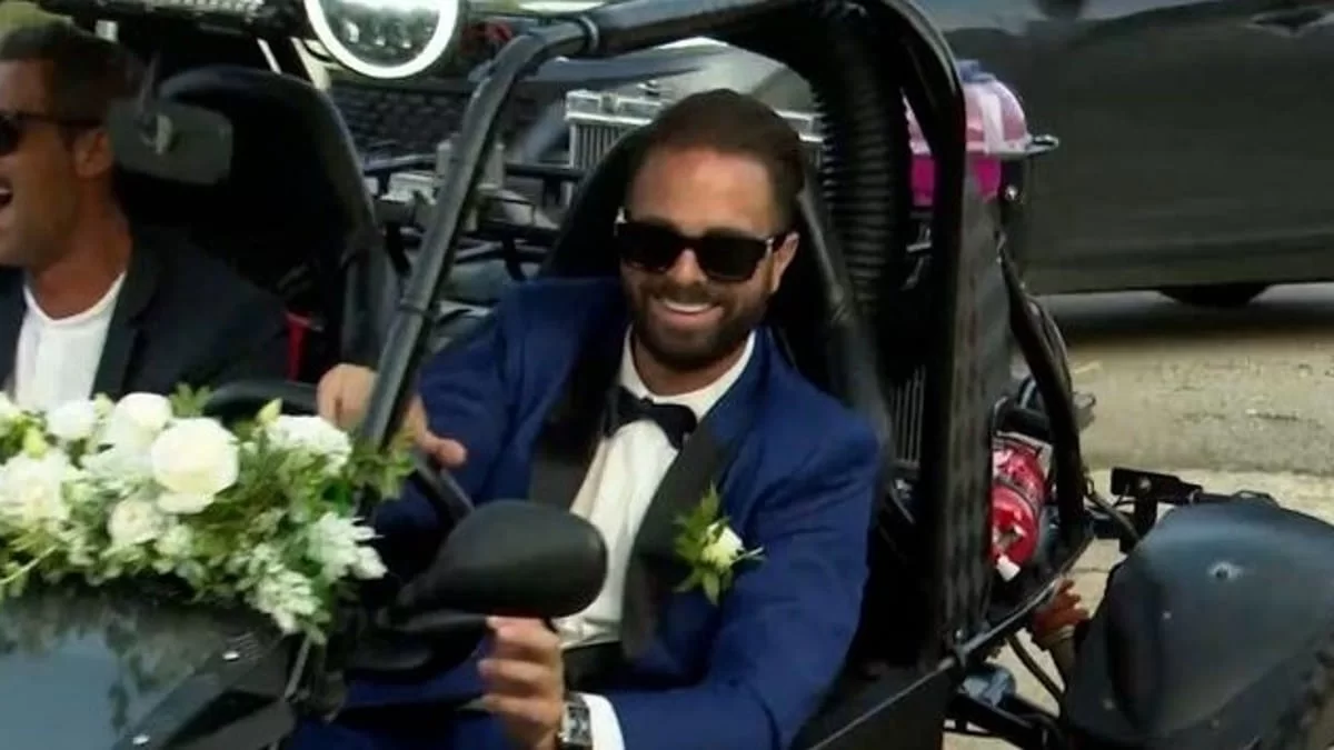 «Δεν έχω δει πιο ωραία νύφη!» - Λάμπει από ευτυχία ο Ηλίας Βρεττός μετά τον γάμο του