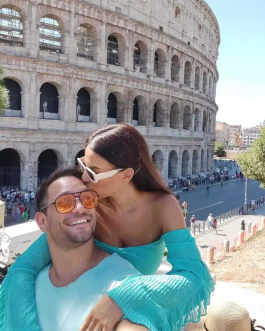 Έτοιμοι να κάνουν το επόμενο βήμα στην σχέση τους Ευθύμης Ζησάκης – Χρύσα Παπαλελούδη