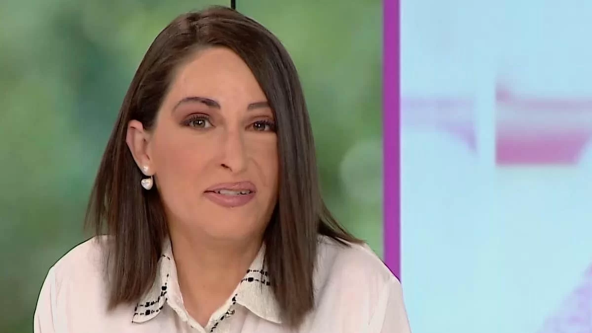 Έλαμψε στο πλατό του Κοινωνία ώρα Mega η Ιωάννα Παλιοσπύρου: Χωρίς την μάσκα με συγκλονιστικό σύνολο