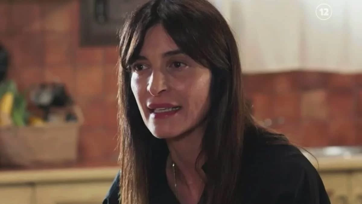 Η Γη της Ελιάς 7/10: Η Ιουλία ρωτά τον Γιώργη αν είναι ερωτευμένος με άλλη γυναίκα