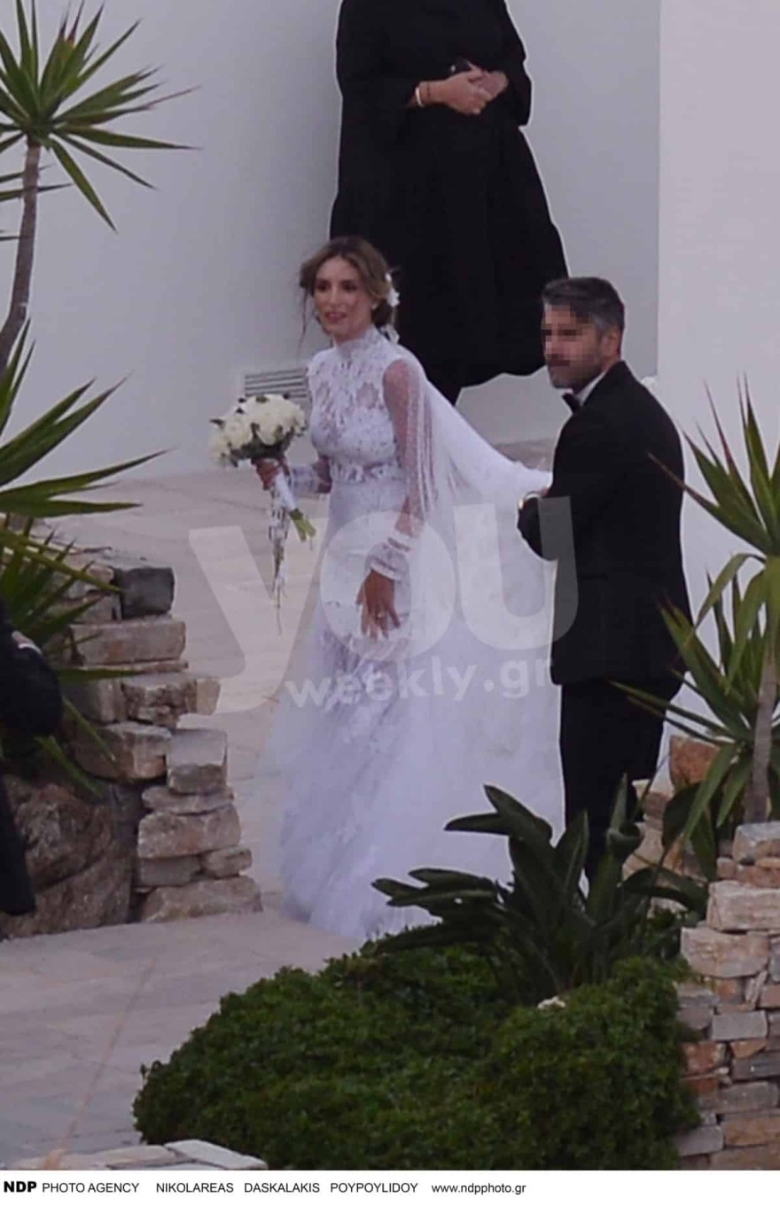 Ο γάμος της Αθηνάς Οικονομάκου με νυφικό Celia Kritharioti