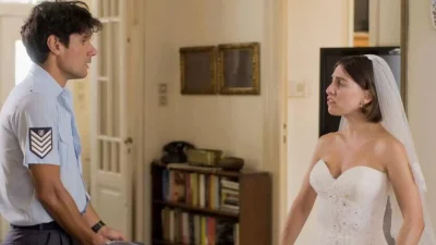 Εκτός Υπηρεσίας (25/10): Η Σωτηρία αποκαλύπτει ότι ο Μένιος είναι ερωτευμένος με τη Λίζα