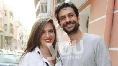 Σπάνια φωτογραφία του Ορφέα Αυγουστίδη και της Γεωργίας Κρασσά - Αντάλλαξαν το πιο "καυτό" φιλί