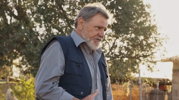 Γη της Ελιάς 23/10: Μια μυστηριώδης γυναίκα συναντά τον Λυκούργο - Του ανακοινώνει μια πολύ δυσάρεστη είδηση