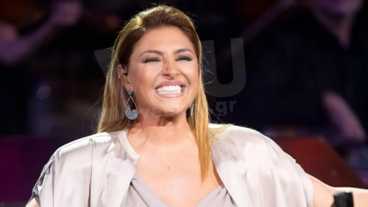 Κατάξανθη με πράσινο φόρεμα - «Γκρέμισε» το πλατό του The Voice η Έλενα Παπαρίζου με την συγκλονιστική εμφάνιση της