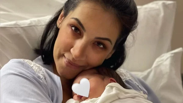 «Είναι κατινιές αυτά τα σχόλια! Άξεστες» - Έξαλλη η Σοφία Λεοντίτση με αυτά που γράφονται για τον νεογέννητο γιο της