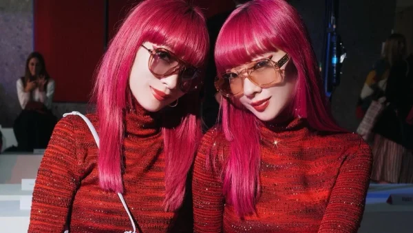 Η τάση που δεν περίμενες ποτέ, πως θα επανέλθει: Μας την δείχνουν Κορεάτισσες δίδυμες fashionistas