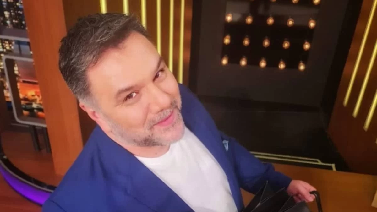 «Ένιωσα πολύ άσχημα...» - Η συγγνώμη του Αρναούτογλου μετά από βίντεο για τον Αλέξανδρο Νικολαΐδη στο The 2night Show