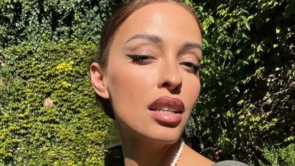 Ελένη Φουρέιρα: Οι φωτογραφίες που δημοσίευσε με την κοιλιά έξω μετά τις φήμες πως είναι έγκυος και το κρύβει