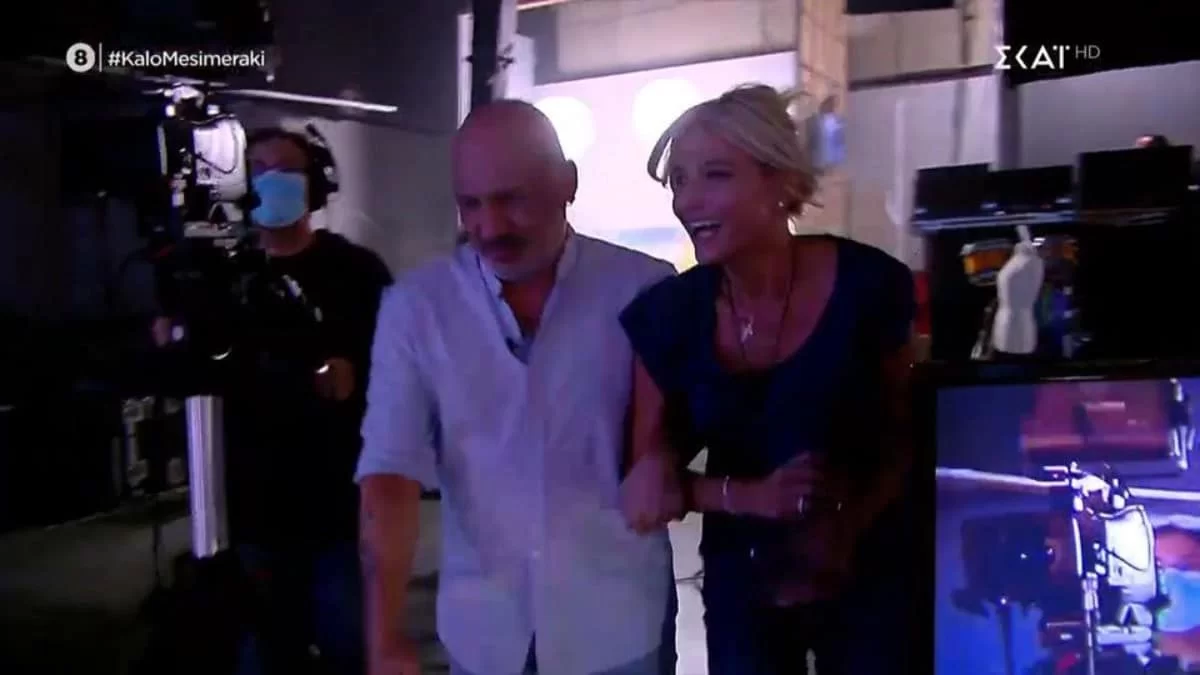 Επική στιγμή στο Καλό Μεσημεράκι: Η Φαίη Σκορδά εισέβαλε στο πλατό χωρίς μακιγιάζ και τρέσες