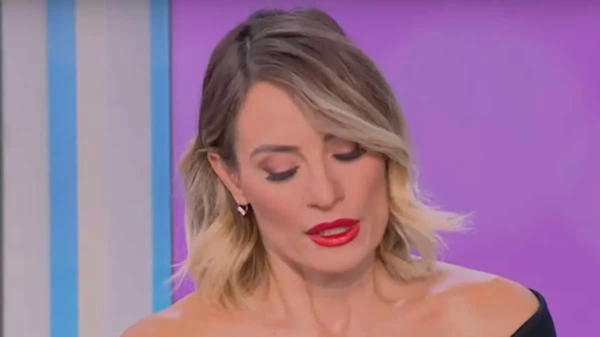 «Μου έχει συμβεί να κατουριέμαι από τον φόβο μου» - Σκηνικό τρόμου στο εργασιακό περιβάλλον της Ελεονώρας Μελέτη