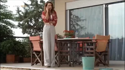 Άγρια Γη (12/10): Μπορεί να μην χώρισε αλλά την προσεγγίζει ο... - Ανατροπή στη ζωή της Ελπίδας