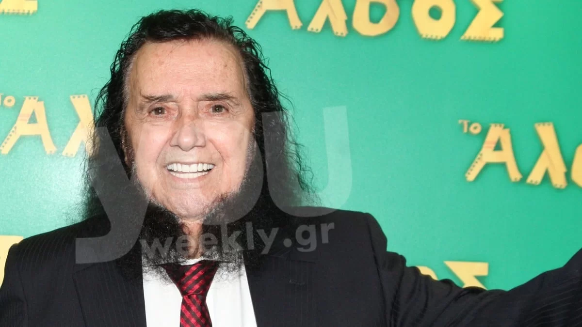 Με ίδια μαλλιά και χαμόγελο - Αυτός είναι ο γιος του Σταμάτη Κόκοτα από τον πρώτο του γάμο