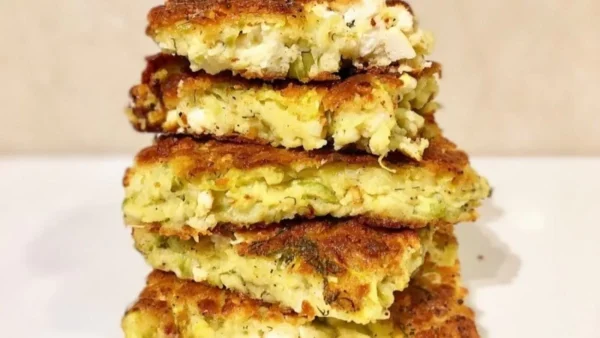 Όπως την φτιάχνουν οι γιαγιάδες: Αλμυρή κολοκυθόπιτα χωρίς φύλλο με φέτα και γιαούρτι