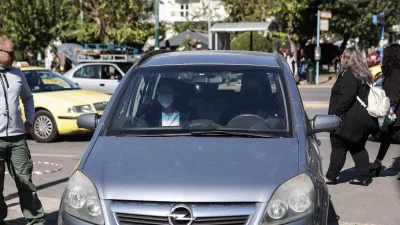 Κολωνός: «Μαμά, όχι, όχι, σε παρακαλώ» - Πλάνταξαν στο κλάμα τα παιδιά της μητέρας της 12χρονης μετά την προφυλάκισή της