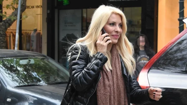 Σε ψαροταβέρνα με Υπουργό της Ν.Δ. - Η φωτογραφία της Ελένης Μενεγάκη και του Ματέο Παντζόπουλου που κάνει τον γύρο του διαδικτύου