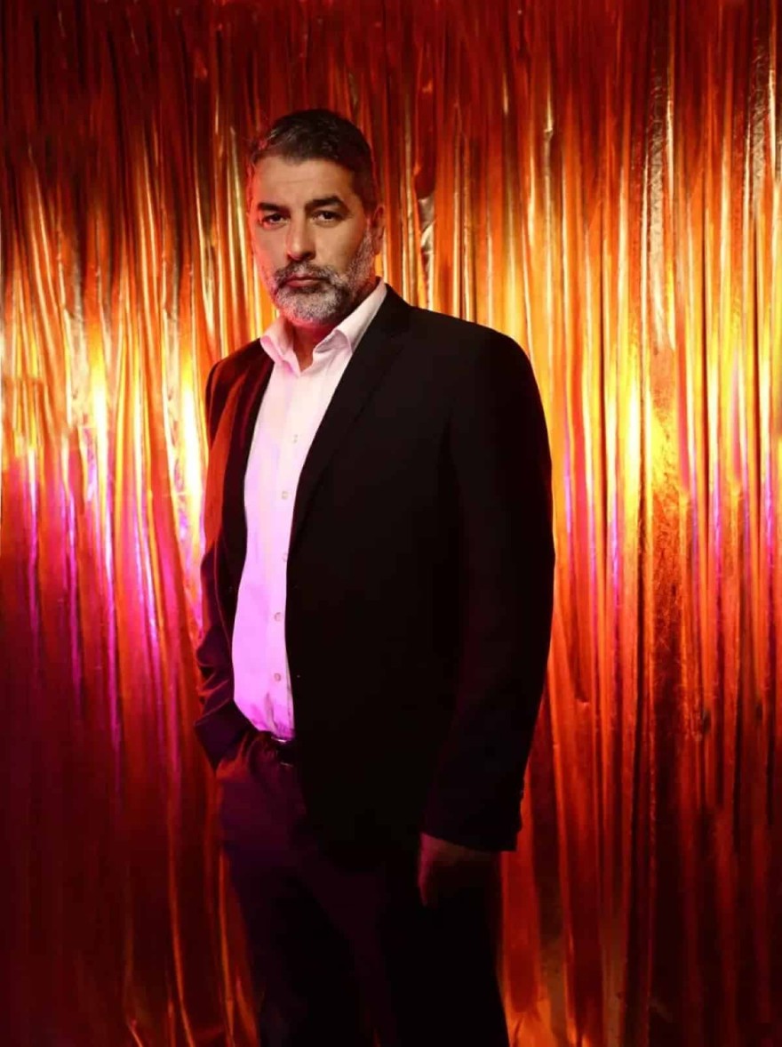 Ο Βασίλης Μπισμπίκης στο Αυτή η νύχτα μένει